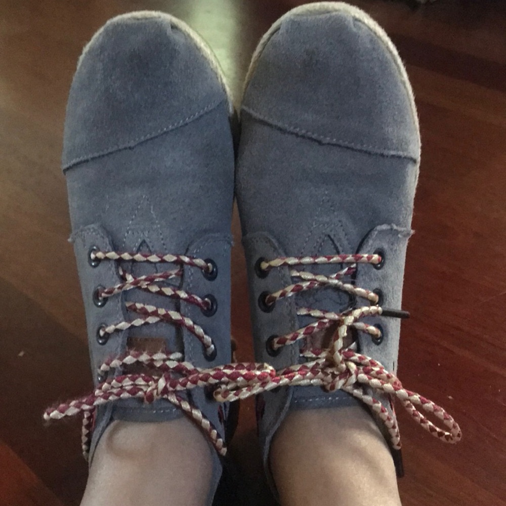 Toms Shoes